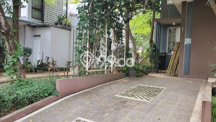 Rumah Full Furnice Luas di Discovery Lumina Bintaro Sektor 9 Rumah Full Furnice Luas di Discovery Lumina Bintaro Sektor 9