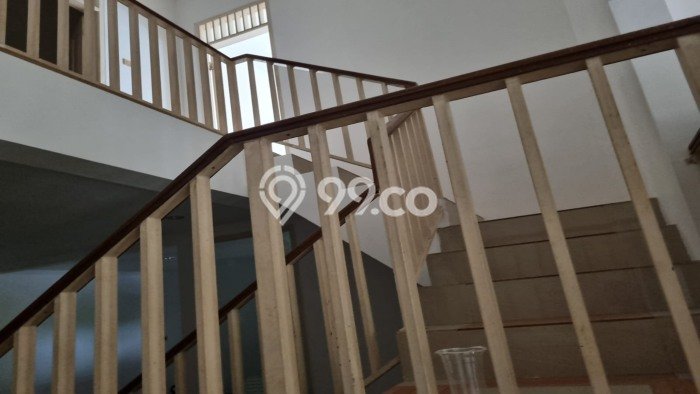 Rumah Elit LB 250m2 Siap Huni Desain Elegan di Bintaro, Tangerang Selatan Rumah Elit LB 250m2 Siap Huni Desain Elegan di Bintaro, Tangerang Selatan