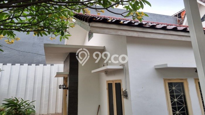 Rumah Elit LB 250m2 Siap Huni Desain Elegan di Bintaro, Tangerang Selatan Rumah Elit LB 250m2 Siap Huni Desain Elegan di Bintaro, Tangerang Selatan