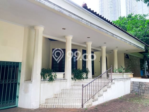 Ready to Use! Luxury House LT 865m2 Desain Modern di Kuningan Ready to Use! Luxury House LT 865m2 Desain Modern di Kuningan