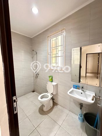 Dijual Hunian Rumah Terawat 3 KT di BSD Nusaloka, Tangerang Dijual Hunian Rumah Terawat 3 KT di BSD Nusaloka, Tangerang