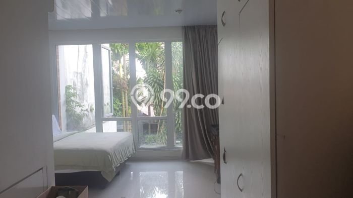 Ready to Use! Luxury House LT 290m2 Desain Modern di Pejaten Ready to Use! Luxury House LT 290m2 Desain Modern di Pejaten