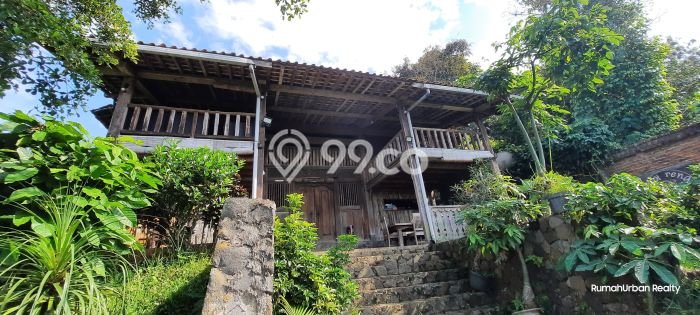 Dijual Rumah Luas Elegan Dengan View Eksklusif di Dago, Bandung Dijual Rumah Luas Elegan Dengan View Eksklusif di Dago, Bandung