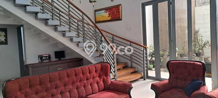 Ready to Use! Premium House LT 447m2 Desain Elegan di Turangga Ready to Use! Premium House LT 447m2 Desain Elegan di Turangga