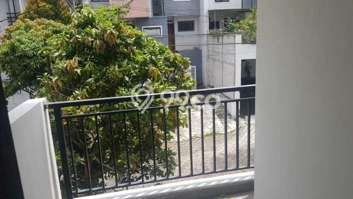 Rumah Modern Cantik 4 Kamar Bisa Langsung Pindah di Cilengkrang Rumah Modern Cantik 4 Kamar Bisa Langsung Pindah di Cilengkrang