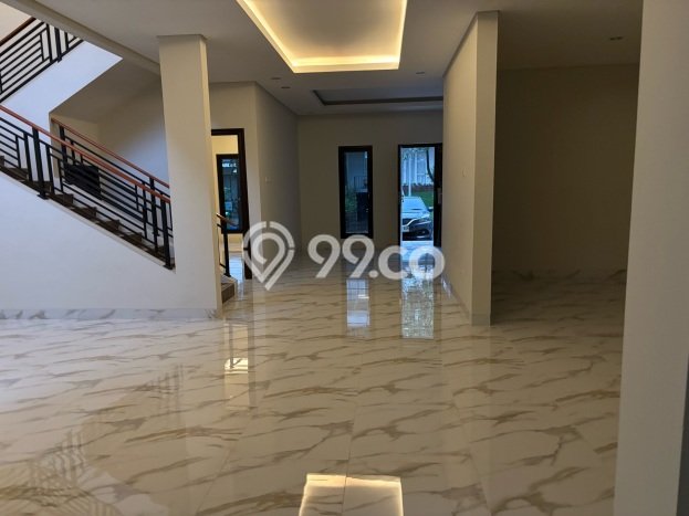 Ready to Use! Luxury House LT 300m2 Desain Modern di Kota Wisata Ready to Use! Luxury House LT 300m2 Desain Modern di Kota Wisata