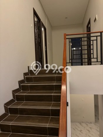 Ready to Use! Luxury House LT 300m2 Desain Modern di Kota Wisata Ready to Use! Luxury House LT 300m2 Desain Modern di Kota Wisata