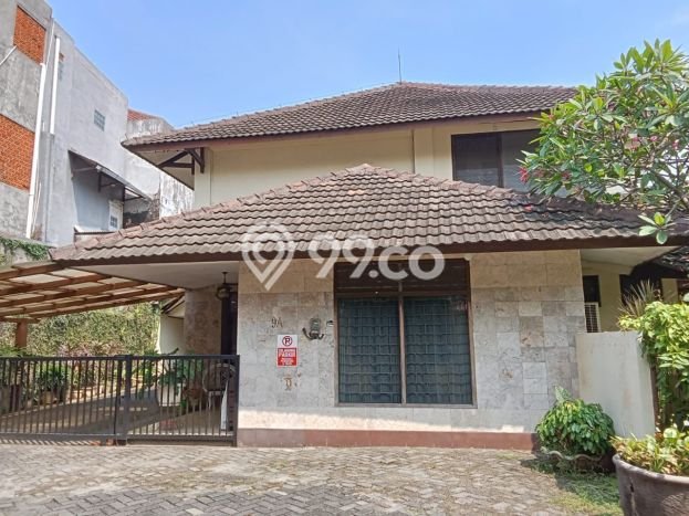Rumah Luxury Modern Tanpa Renovasi di Kuningan Jakarta Selatan Rumah Luxury Modern Tanpa Renovasi di Kuningan Jakarta Selatan