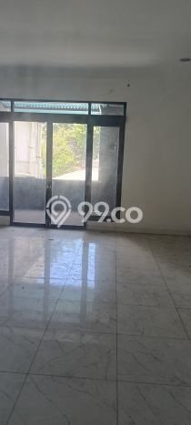 Disewakan Ruko komersial di Kemayoran luas bangunan 575m2 Disewakan Ruko komersial di Kemayoran luas bangunan 575m2