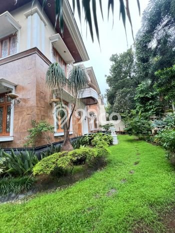Siap Huni Rumah Mewah 4 Kamar di Kebayoran Baru Dekat ke Mana Saja Siap Huni Rumah Mewah 4 Kamar di Kebayoran Baru Dekat ke Mana Saja
