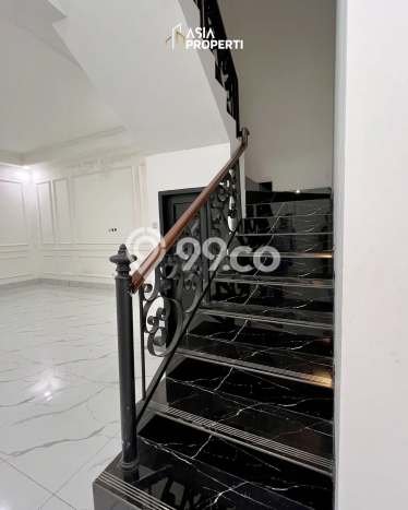 Dijual Rumah Premium dengan Fasilitas Sekitar Lengkap di Kebayoran Lama, Jakarta Selatan Dijual Rumah Premium dengan Fasilitas Sekitar Lengkap di Kebayoran Lama, Jakarta Selatan