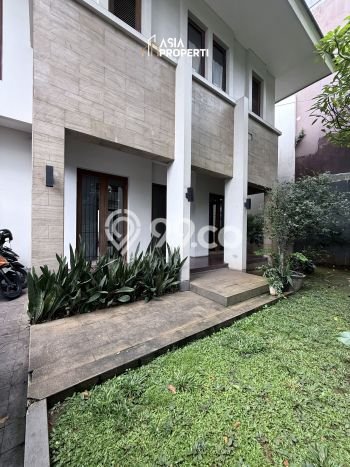 Rumah Eksklusif Siap Huni LT 281m2 di Kebayoran Baru, Jakarta Selatan Rumah Eksklusif Siap Huni LT 281m2 di Kebayoran Baru, Jakarta Selatan