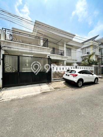 Dijual Hunian Mewah dengan Fasilitas Sekitar Komplit di Tebet, Jakarta Selatan Dijual Hunian Mewah dengan Fasilitas Sekitar Komplit di Tebet, Jakarta Selatan