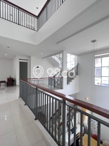 Rumah Elit Modern Siap Huni di Lebak Bulus Jakarta Selatan Rumah Elit Modern Siap Huni di Lebak Bulus Jakarta Selatan