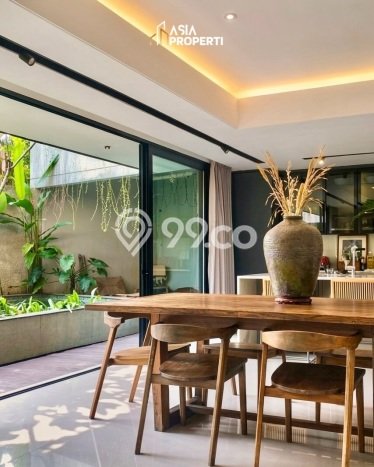 Rumah Elit LB 489m2 Siap Huni Desain Elegan di Cinere, Jakarta Selatan Rumah Elit LB 489m2 Siap Huni Desain Elegan di Cinere, Jakarta Selatan