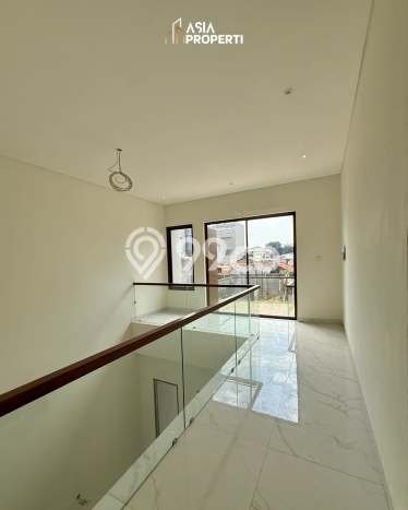 For Sale! Luxury House LT 68m2 Desain Modern di Pondok Indah For Sale! Luxury House LT 68m2 Desain Modern di Pondok Indah