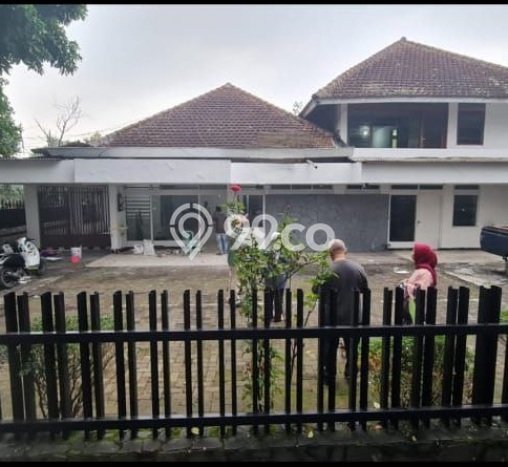 Siap Huni Rumah Mewah 7 Kamar di Klojen Dekat ke Mana Saja Siap Huni Rumah Mewah 7 Kamar di Klojen Dekat ke Mana Saja