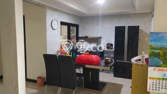 Dijual Hunian Rumah Terawat 7 KT di Kedung Baruk, Surabaya Dijual Hunian Rumah Terawat 7 KT di Kedung Baruk, Surabaya