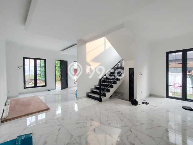 Dijual Rumah Premium dengan Fasilitas Sekitar Komplit di BSD, Tangerang Selatan Dijual Rumah Premium dengan Fasilitas Sekitar Komplit di BSD, Tangerang Selatan