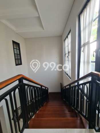 Jual Rumah Luas Megah Dengan View Eksklusif di Gading Serpong, Tangerang Jual Rumah Luas Megah Dengan View Eksklusif di Gading Serpong, Tangerang