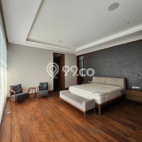 Siap Huni Hunian Elit 5 Kamar di BSD Dekat ke Mana Pun Siap Huni Hunian Elit 5 Kamar di BSD Dekat ke Mana Pun
