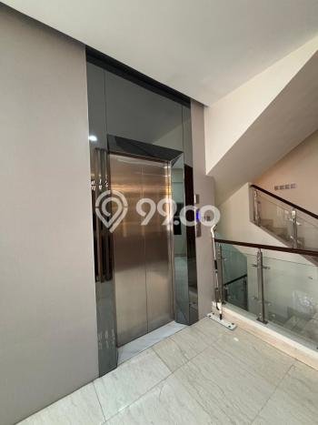 BEST PRICE! Rumah Premium di Gading Serpong, Luas 144m² Bangunan 334m² BEST PRICE! Rumah Premium di Gading Serpong, Luas 144m² Bangunan 334m²