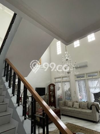 Rumah Modern LT 240m² Terawat di Kompleks Perumahan BSD, Tangerang Selatan Rumah Modern LT 240m² Terawat di Kompleks Perumahan BSD, Tangerang Selatan