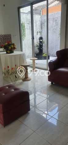 Hunian Cantik Modern Lb 90m2 di BSD, Tangerang Selatan Hunian Cantik Modern Lb 90m2 di BSD, Tangerang Selatan