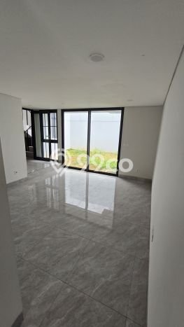 Dijual Rumah Premium dengan Fasilitas Sekitar Komplit di BSD, Tangerang Selatan Dijual Rumah Premium dengan Fasilitas Sekitar Komplit di BSD, Tangerang Selatan