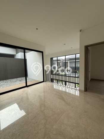 Rumah Eksklusif Siap Huni LT 276m2 di BSD, Tangerang Selatan Rumah Eksklusif Siap Huni LT 276m2 di BSD, Tangerang Selatan
