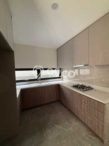Rumah Eksklusif Siap Huni LT 276m2 di BSD, Tangerang Selatan Rumah Eksklusif Siap Huni LT 276m2 di BSD, Tangerang Selatan