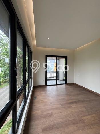 Siap Huni Hunian Elit 4 Kamar di BSD Dekat ke Mana Pun Siap Huni Hunian Elit 4 Kamar di BSD Dekat ke Mana Pun
