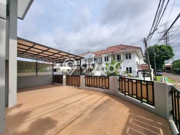 Rumah di Gading Serpong, Tangerang, LT 215m² Bangunan 200m² Rumah di Gading Serpong, Tangerang, LT 215m² Bangunan 200m²