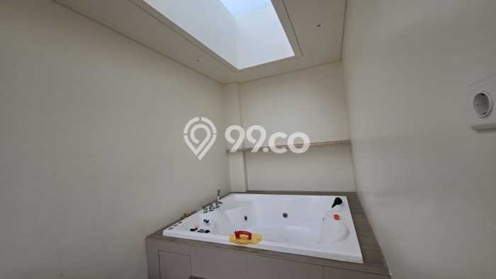 Rumah Elit Modern Siap Huni di Alam Sutera Tangerang Rumah Elit Modern Siap Huni di Alam Sutera Tangerang