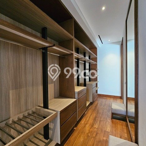 Siap Huni Hunian Elit 5 Kamar di BSD Dekat ke Mana Pun Siap Huni Hunian Elit 5 Kamar di BSD Dekat ke Mana Pun