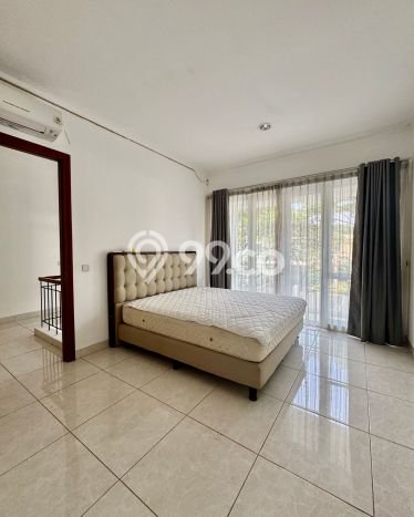 Hunian Mewah Dijual LT 450m2 di BSD, Tangerang Selatan Hunian Mewah Dijual LT 450m2 di BSD, Tangerang Selatan