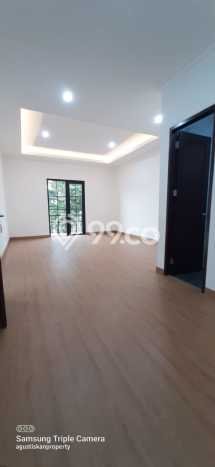 Rumah Eksklusif Siap Huni LT 200m2 di BSD, Tangerang Selatan Rumah Eksklusif Siap Huni LT 200m2 di BSD, Tangerang Selatan