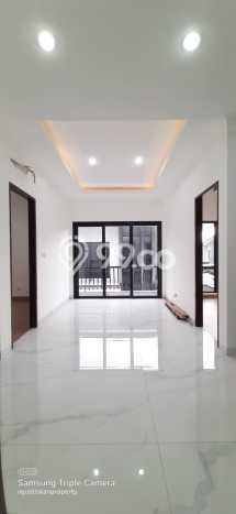 Rumah Eksklusif Siap Huni LT 200m2 di BSD, Tangerang Selatan Rumah Eksklusif Siap Huni LT 200m2 di BSD, Tangerang Selatan