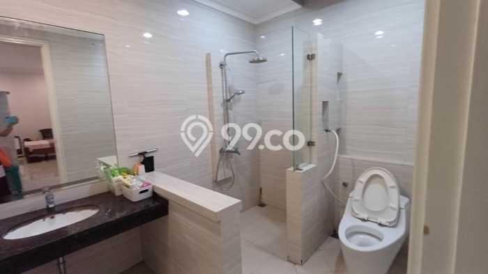 For Sale! Premium House LT 240m2 Desain Elegan di Alam Sutera For Sale! Premium House LT 240m2 Desain Elegan di Alam Sutera