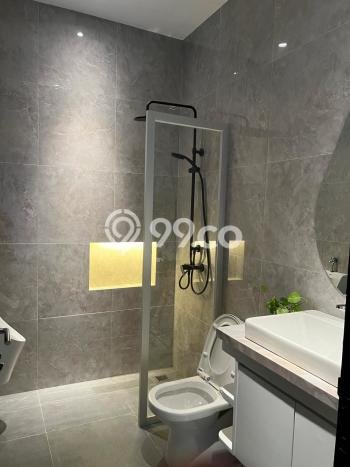 Hunian Mewah LB 400m2 Siap Pakai Desain Elegan di Alam Sutera, Tangerang Hunian Mewah LB 400m2 Siap Pakai Desain Elegan di Alam Sutera, Tangerang