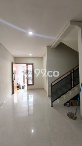Siap Huni Hunian Elit 3 Kamar di Tebet Dekat ke Mana Pun Siap Huni Hunian Elit 3 Kamar di Tebet Dekat ke Mana Pun