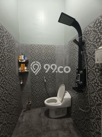 Ready to Use! Premium House LT 404m2 Desain Modern di Grand Wisata Ready to Use! Premium House LT 404m2 Desain Modern di Grand Wisata