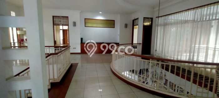Jual Rumah Luas Elegan Dengan View Cantik di Ciganjur, Jakarta Selatan Jual Rumah Luas Elegan Dengan View Cantik di Ciganjur, Jakarta Selatan