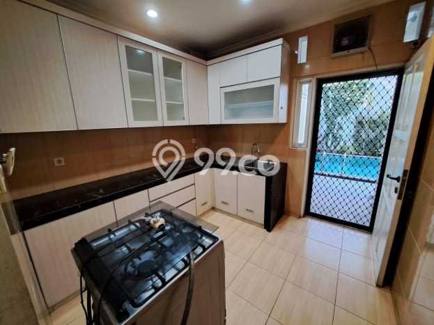 Rumah di , 4 KT, Area Elite, Luas 300m2m² Bangunan 350m2m² Rumah di , 4 KT, Area Elite, Luas 300m2m² Bangunan 350m2m²