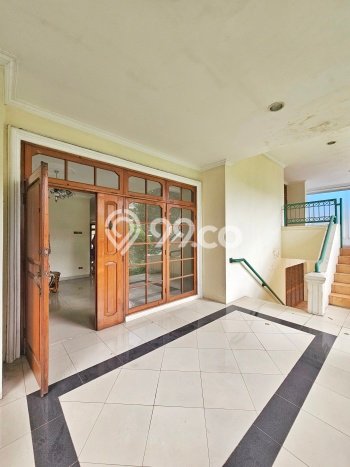 Hunian Mewah LB 400m2 Siap Pakai Desain Elegan di Pondok Indah, Jakarta Selatan Hunian Mewah LB 400m2 Siap Pakai Desain Elegan di Pondok Indah, Jakarta Selatan