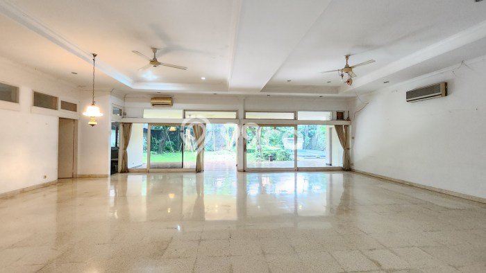 Jual Rumah Mewah Megah Dengan View Cantik di Kemang, Jakarta Selatan Jual Rumah Mewah Megah Dengan View Cantik di Kemang, Jakarta Selatan