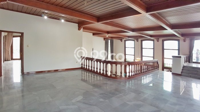 Ready to Use! Premium House LT 1400m2 Desain Elegan di Pondok Indah Ready to Use! Premium House LT 1400m2 Desain Elegan di Pondok Indah