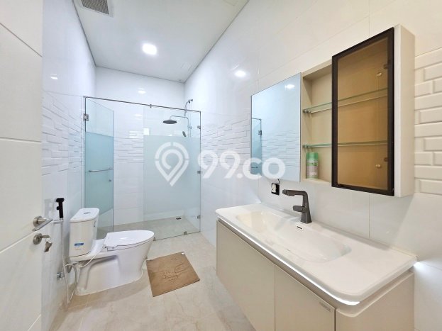 Ready to Use! Luxury House LT 175m2 Desain Modern di BSD Eminent Ready to Use! Luxury House LT 175m2 Desain Modern di BSD Eminent