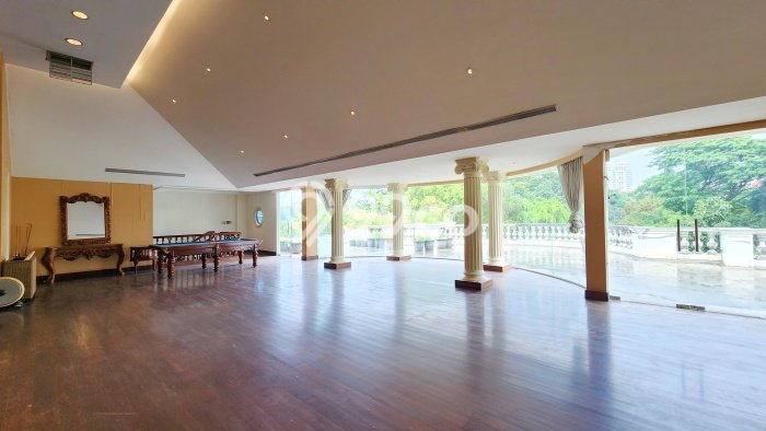 Dijual Rumah Luas Elegan Dengan View Cantik di Pondok Indah, Jakarta Selatan Dijual Rumah Luas Elegan Dengan View Cantik di Pondok Indah, Jakarta Selatan