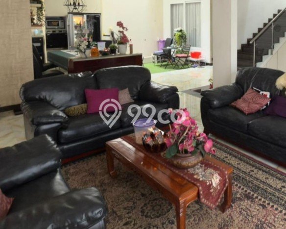 Hunian Mewah Siap Huni LT 211m2 di Serpong, Tangerang Selatan Hunian Mewah Siap Huni LT 211m2 di Serpong, Tangerang Selatan